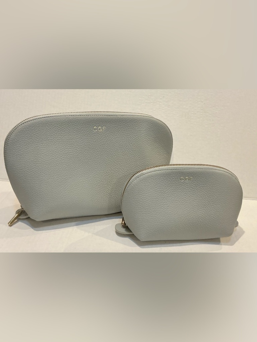 Cuyana Leather Travel Case Set- Made in Argentina- Pearl Grey- Pre-owned